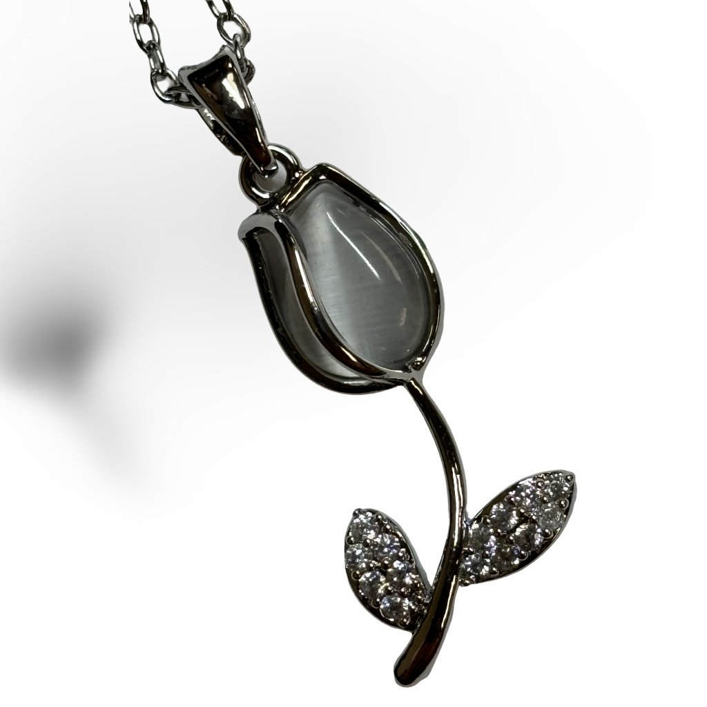 Silver 0.5 Ct Zircon Rose Gray Jade Pendant Necklace